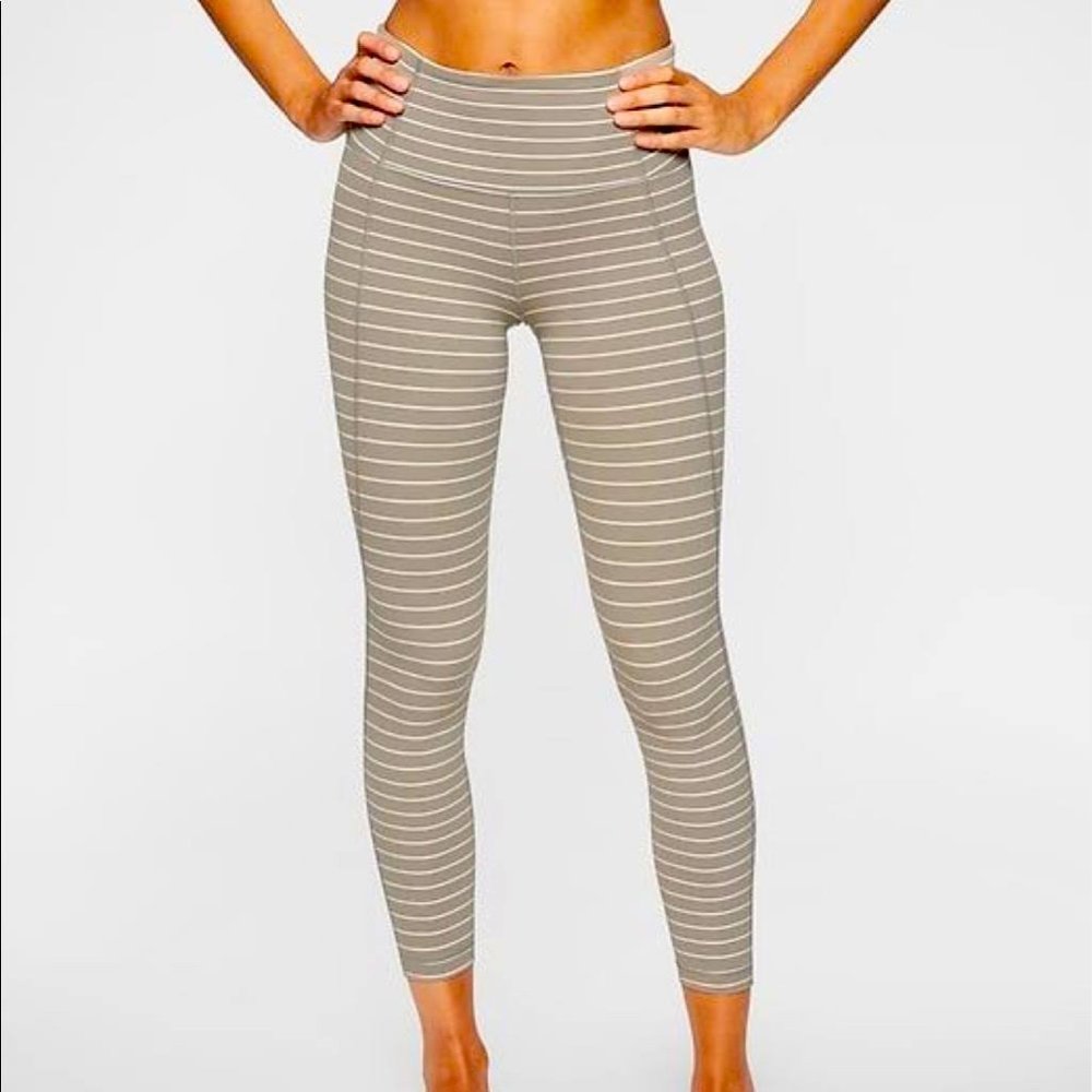 Athleta - 7/8 Leggings - Stripe Salutation (Grey) - Size Small